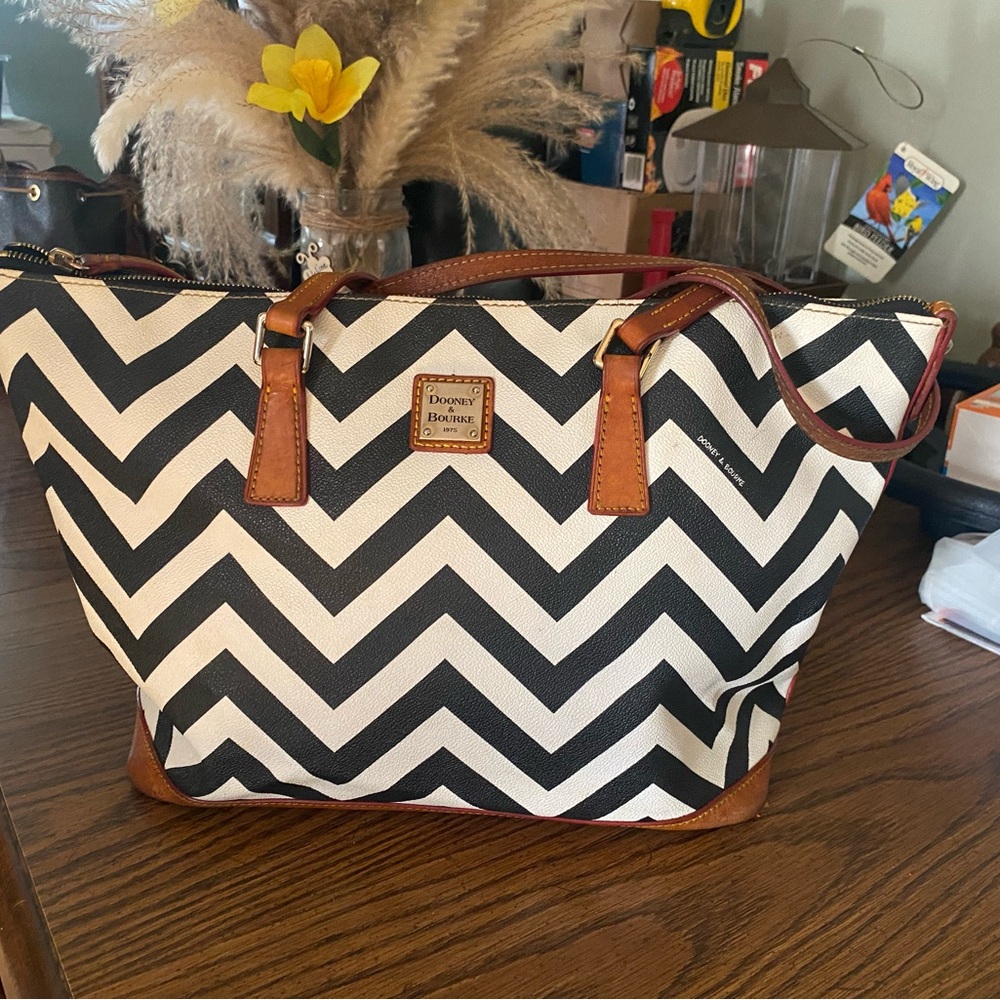 Dooney & Bourke White and Blue Shoulder Bag with Elegant Design